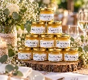 Pyramide de pots de miel de mariage la mare aux abeilles.webp